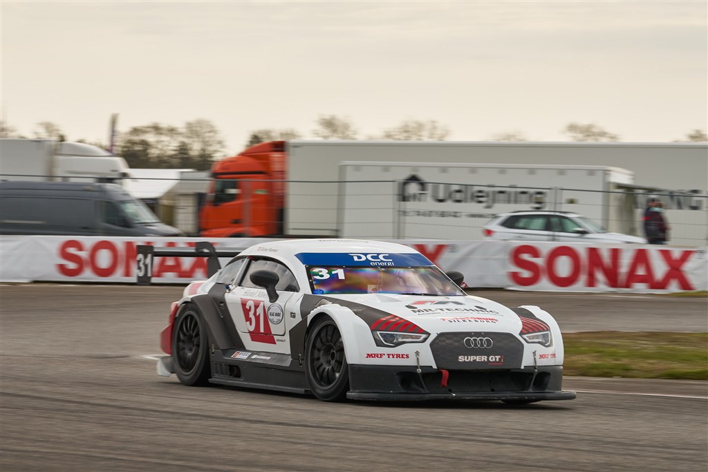 Oliver Rømer er klar til at deltage i mere end en træning i sin Super GT-racer.
(Foto: Stumpphoto)